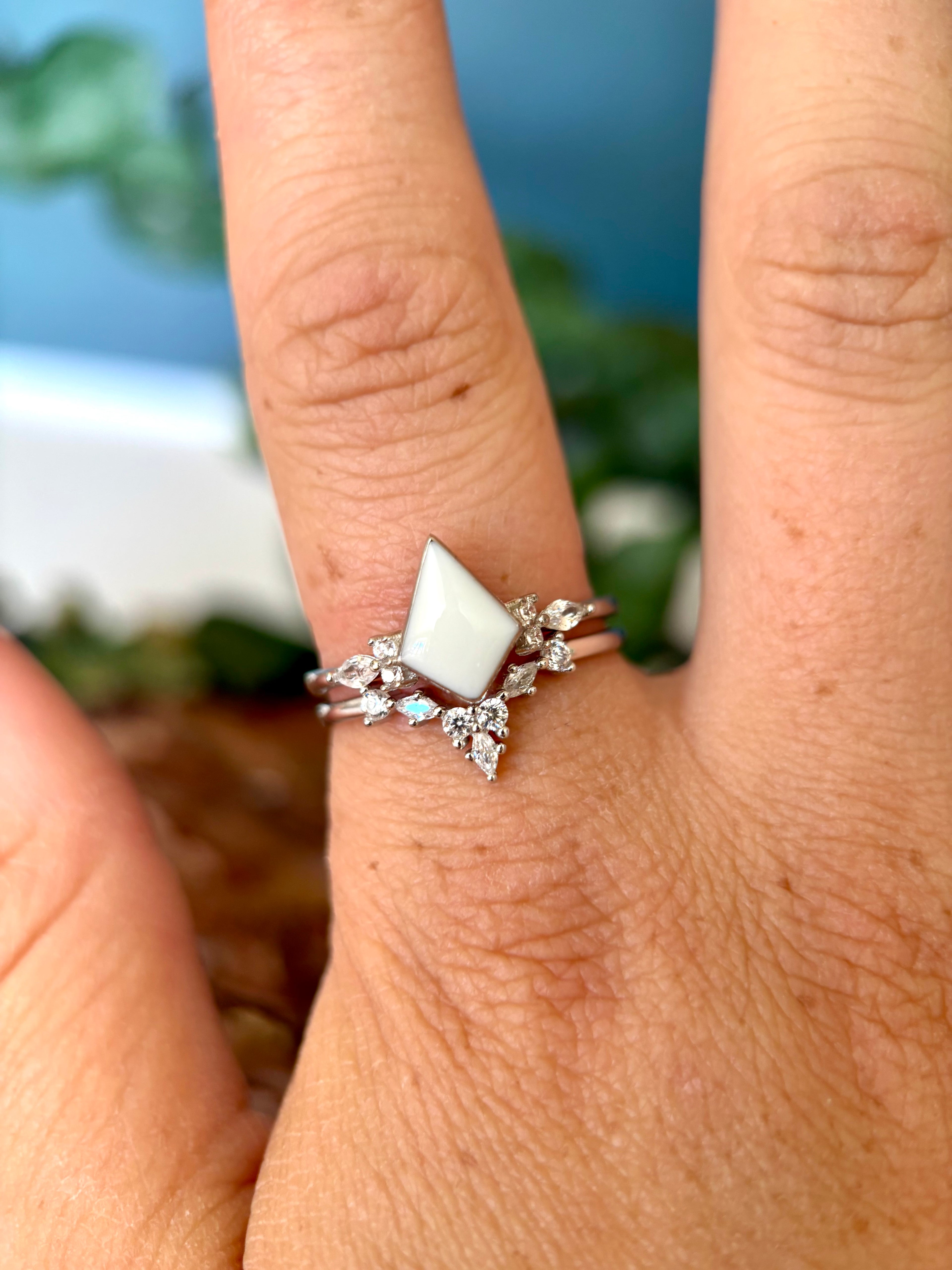 The Arthella Ring