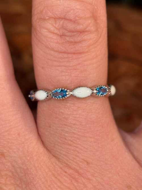 The Amelia Ring