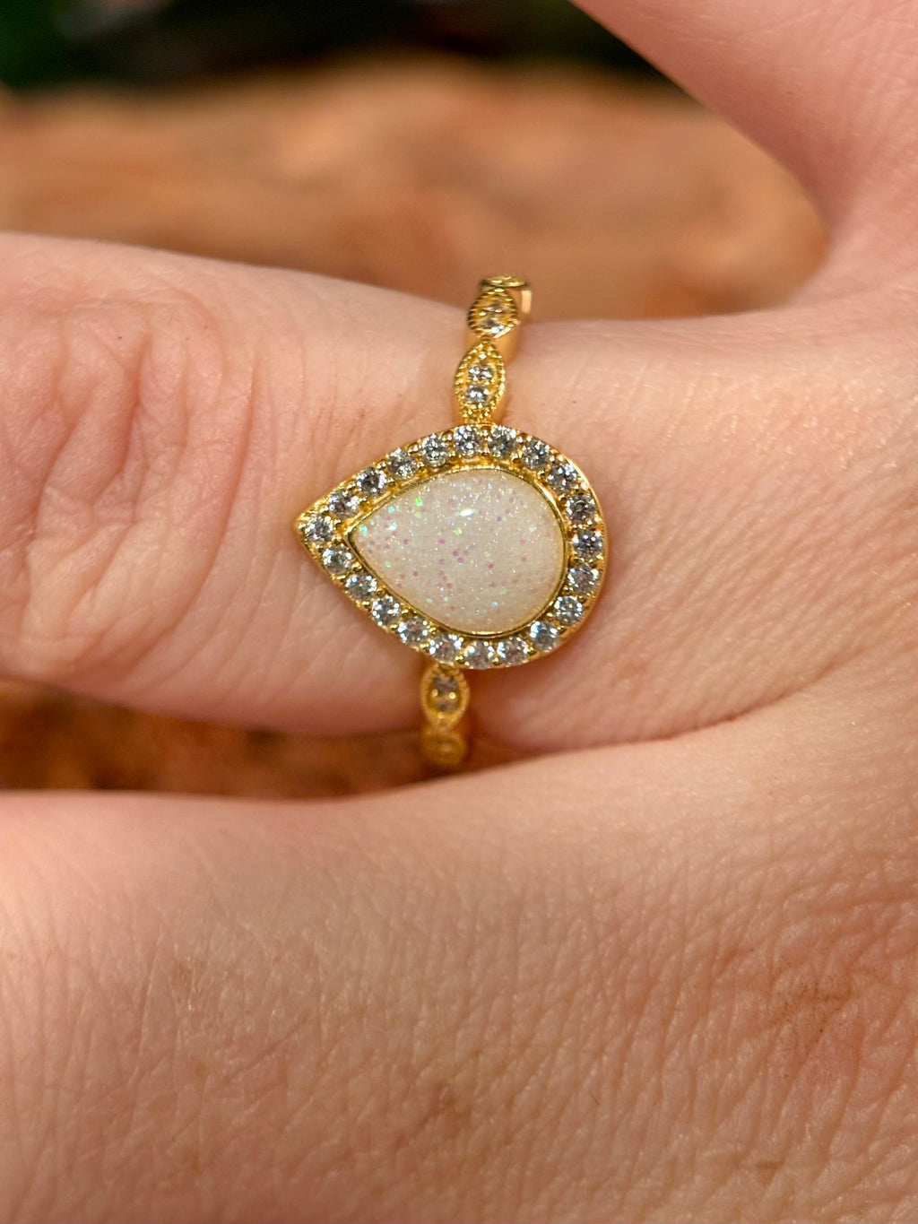 The Ari Ring