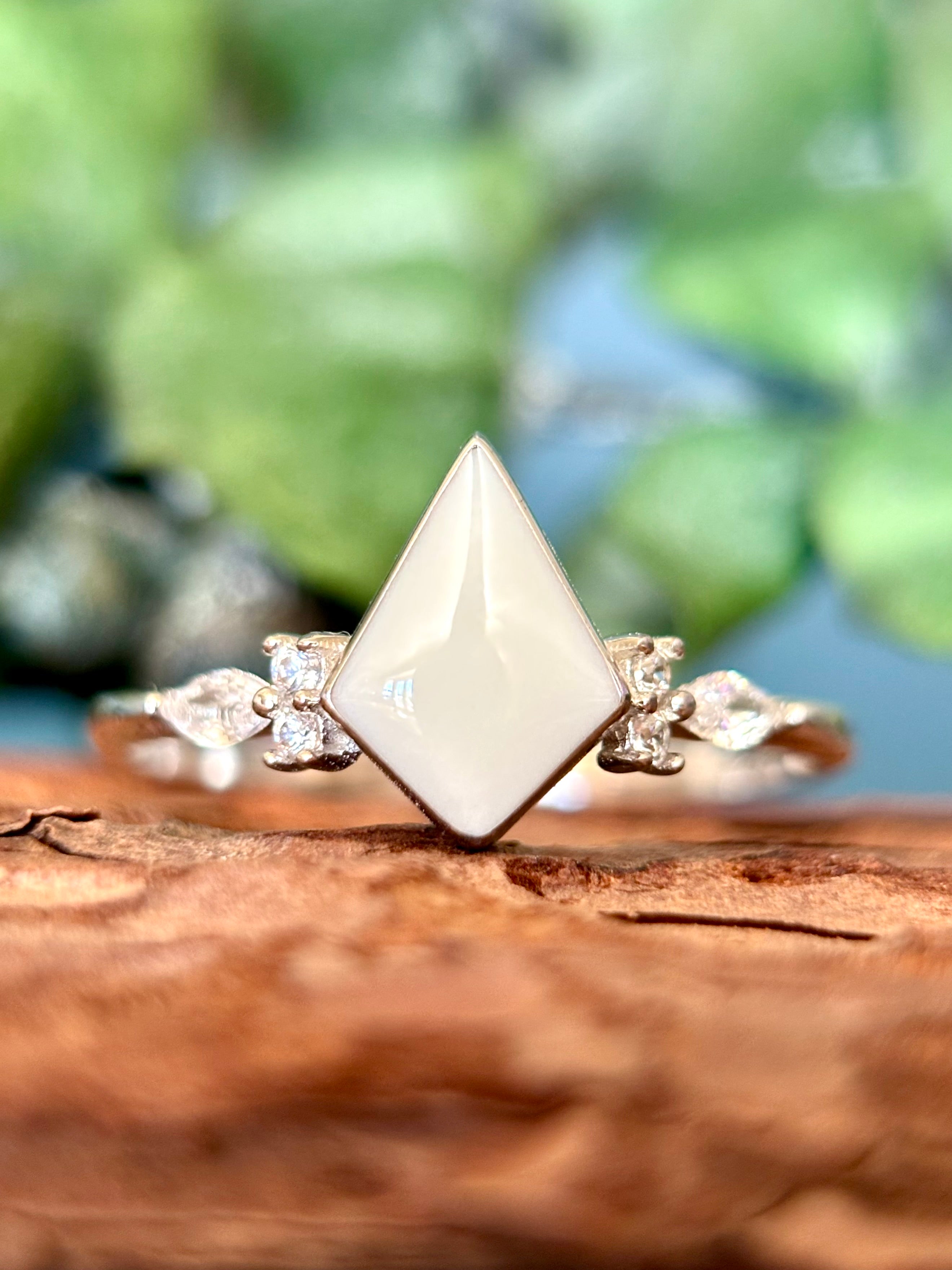 The Arthella Ring