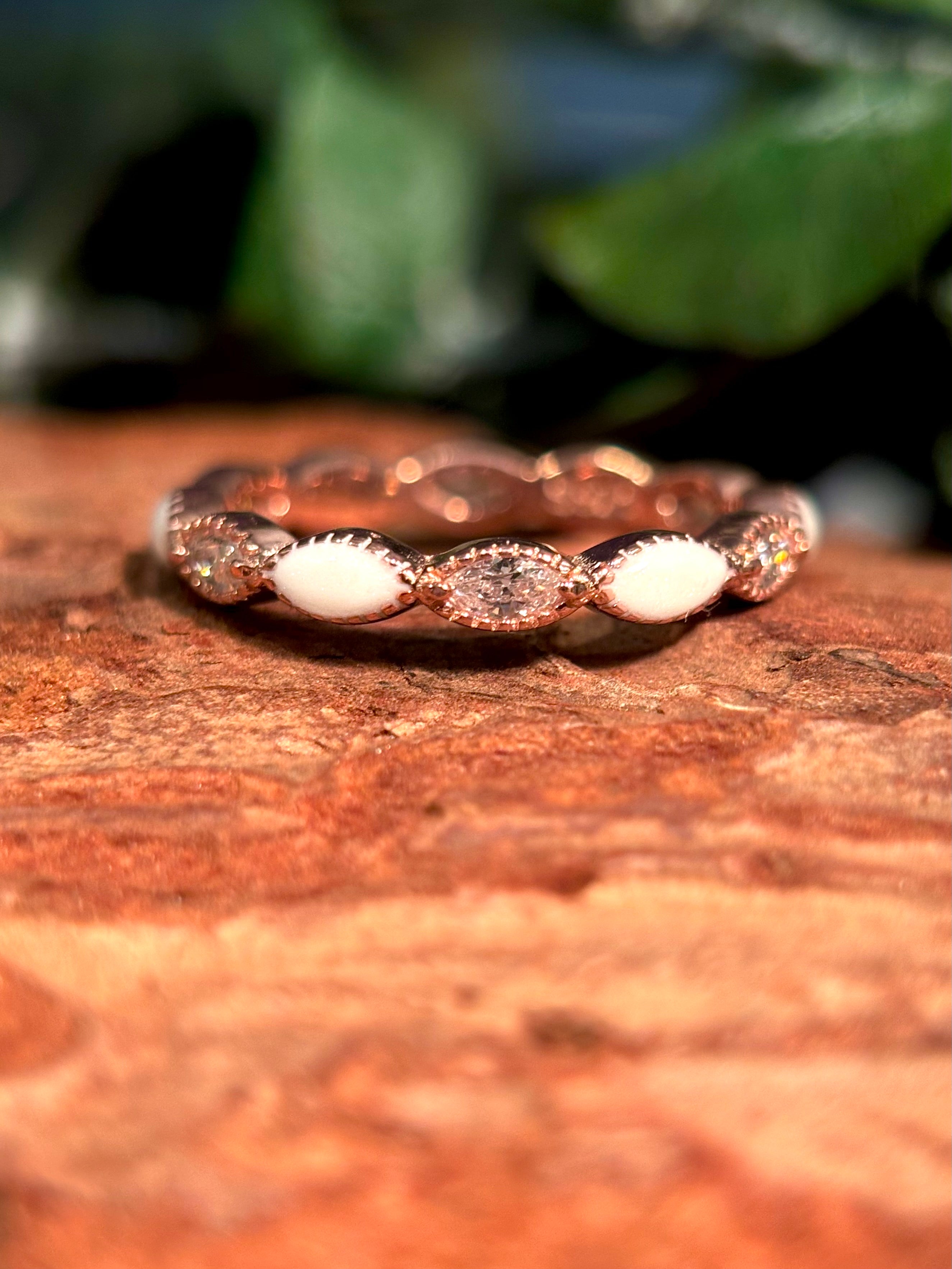 The Amelia Ring