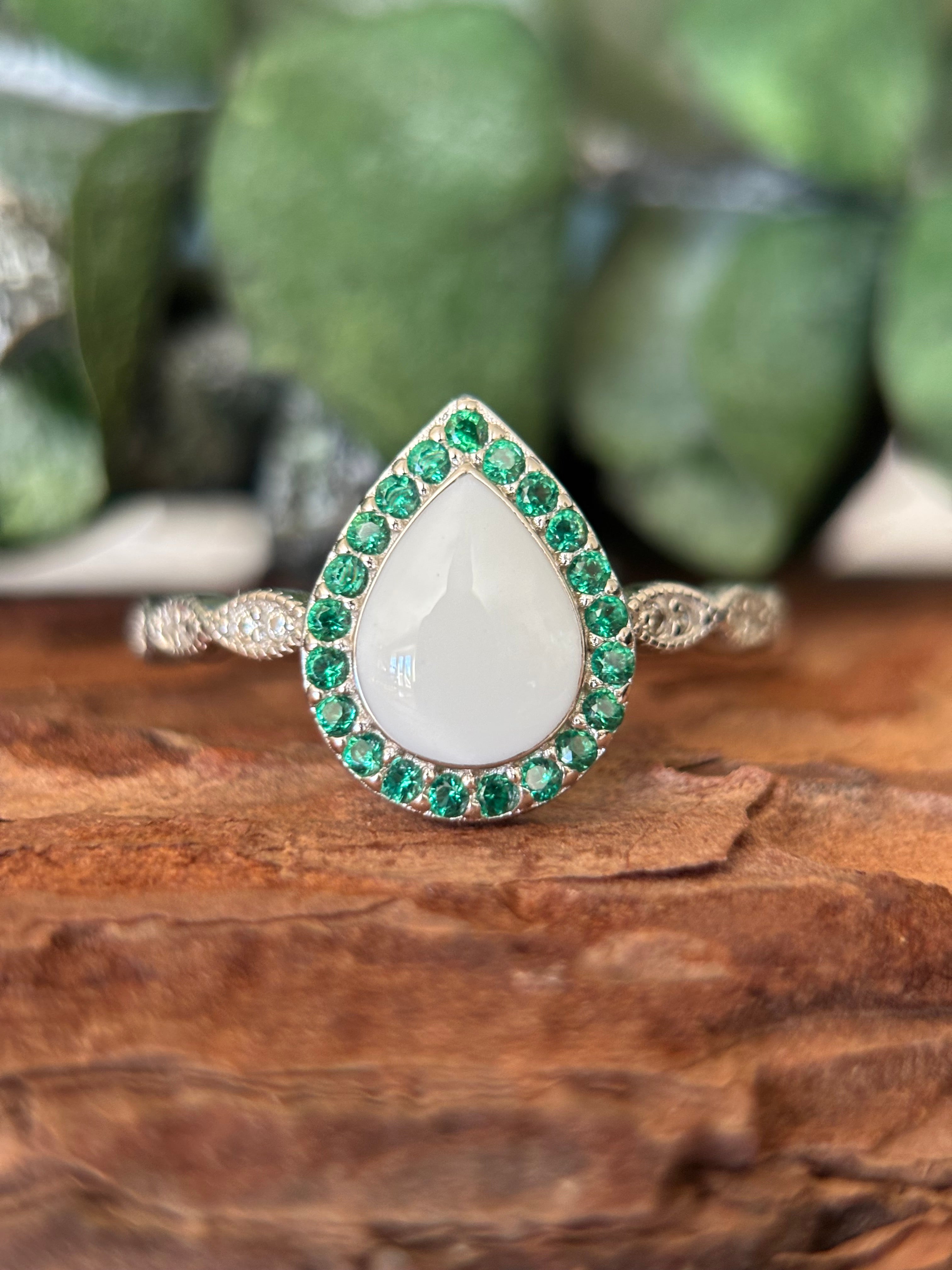 The Ari Ring
