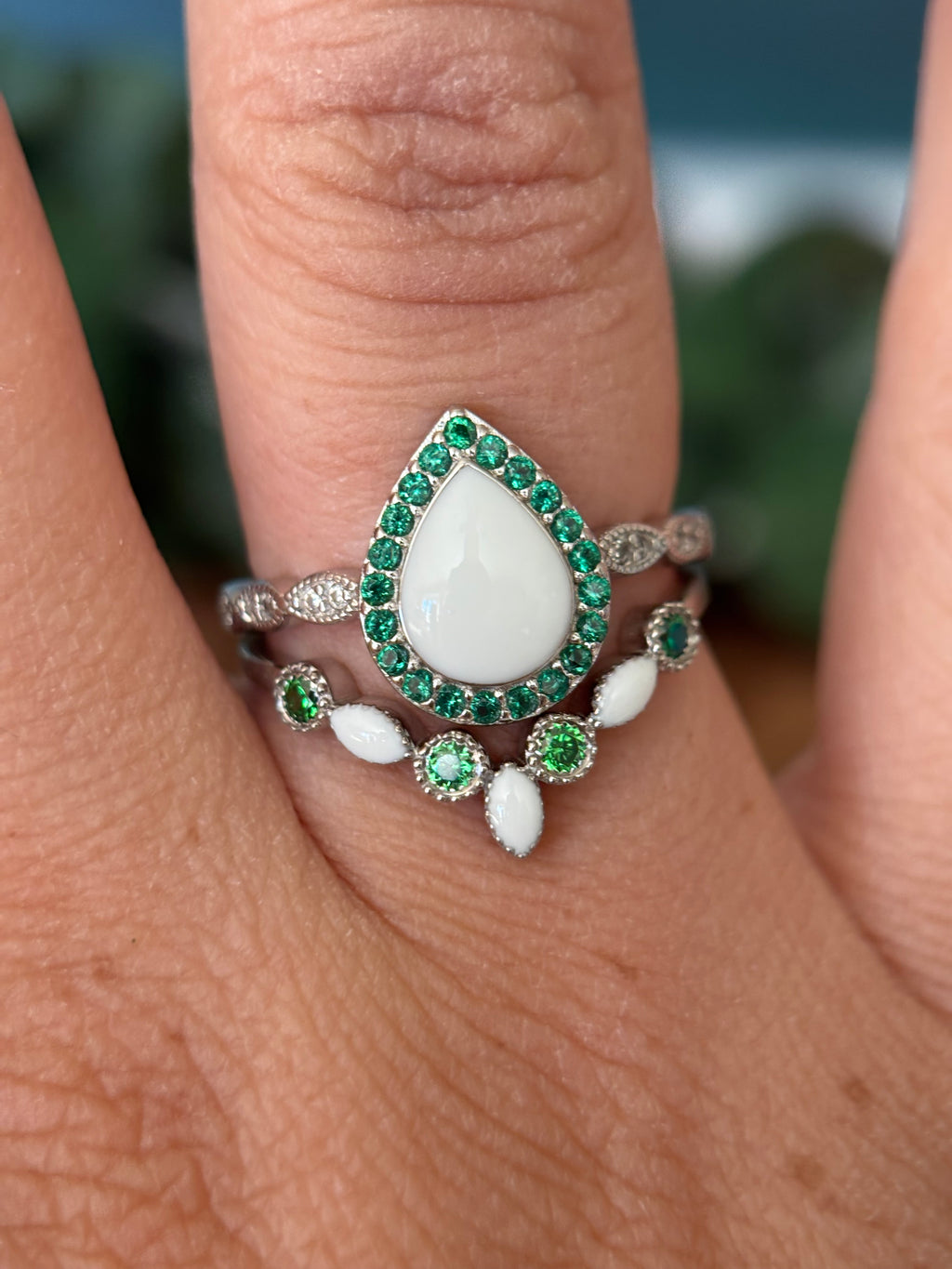 The Ari Ring